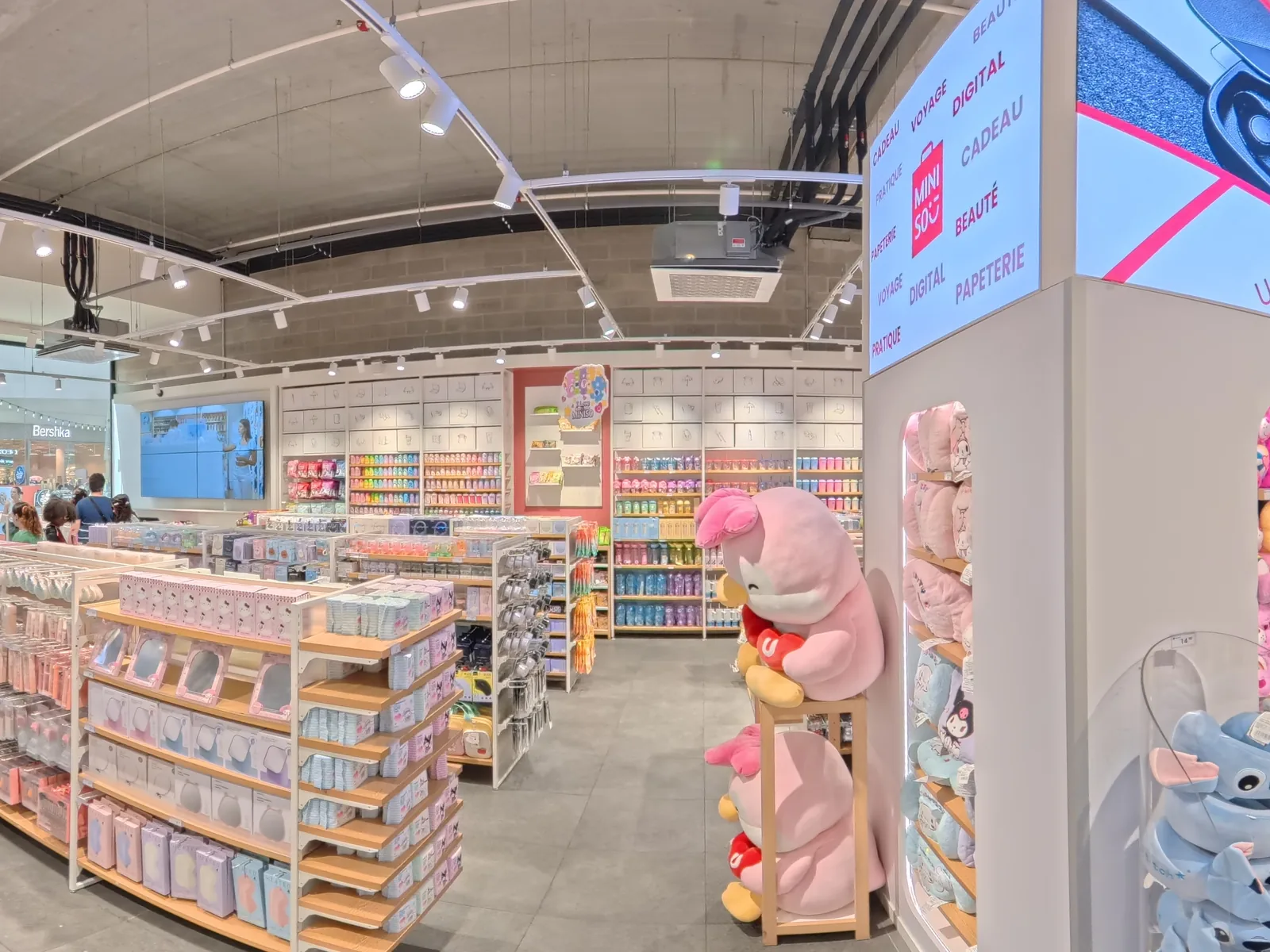 Magasin MINISO de Cergy, surface de vente